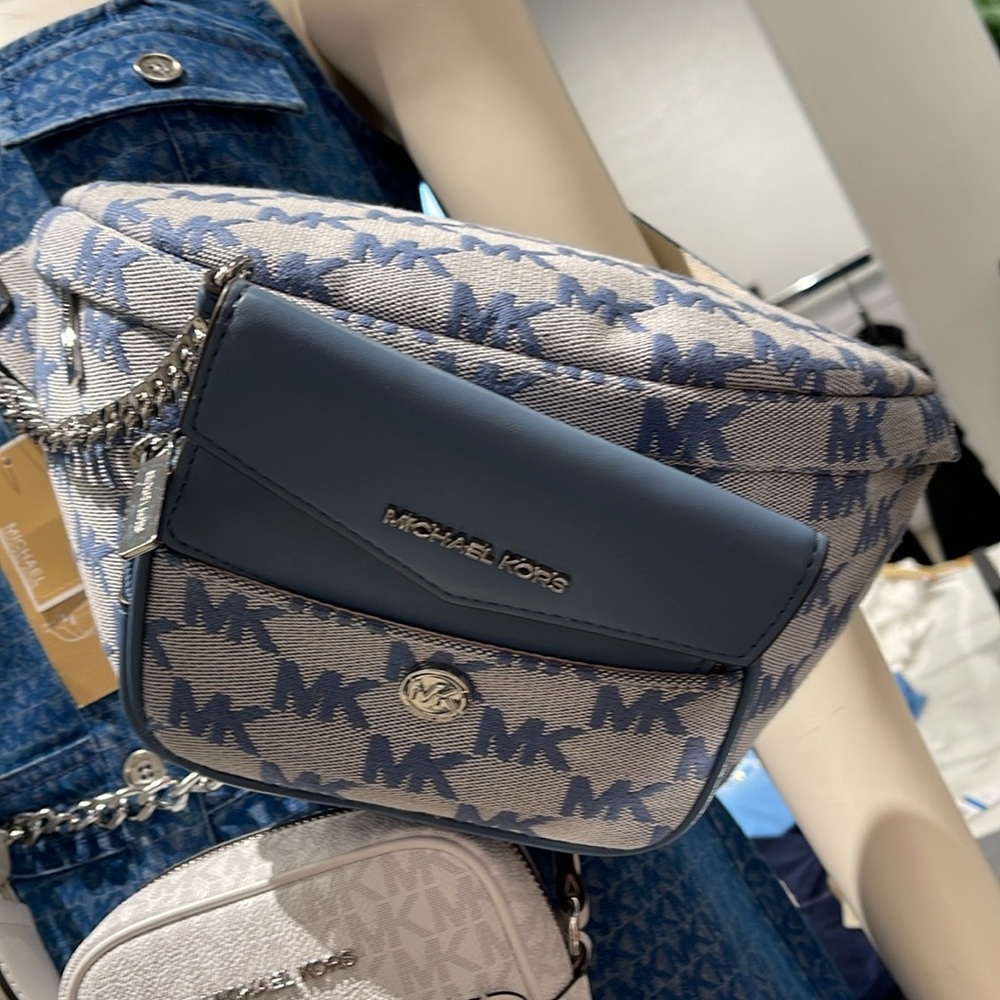 MICHAEL KORS
Maisie Large Logo 2-in-1 Sling Waist Fanny Pack Crossbody 
Denim/ - Picture 9 of 16